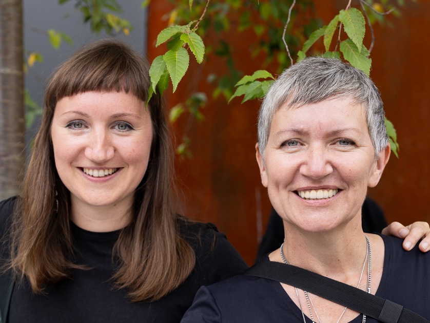 Julika Bosch (Direktion) & Petra Bosch (AWO Fachstelle Regenbogenfamilien), Photo: Susanne Diesner